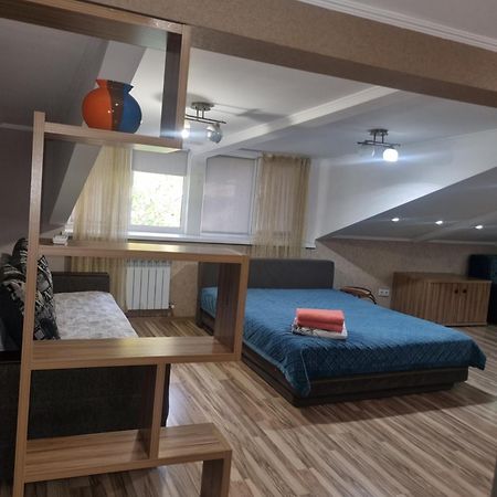 Apartments On Mustafa Ozturk Almaty Extérieur photo