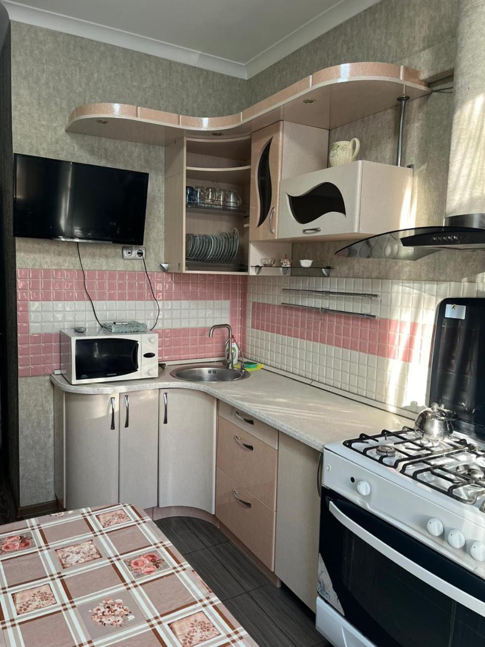 Apartments On Mustafa Ozturk Almaty Chambre photo